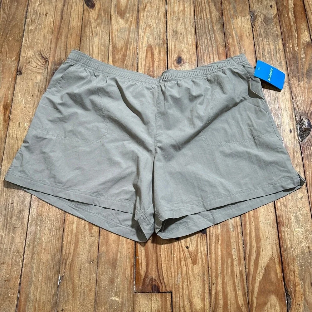 NWT Columbia Shorts Womens 2XL Khaki Sandy‎ River Pull On Hiking Camp Outdoors